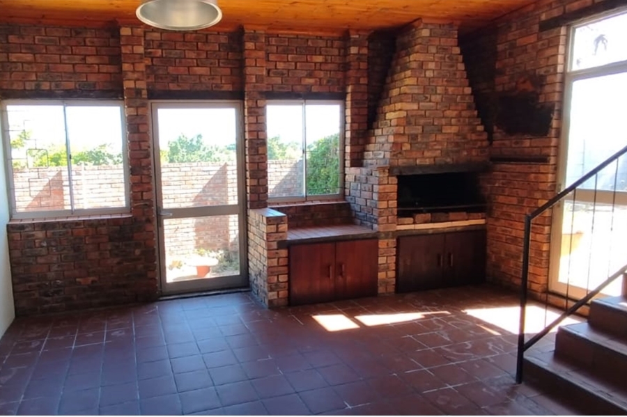 5 Bedroom Property for Sale in Fernglen Eastern Cape